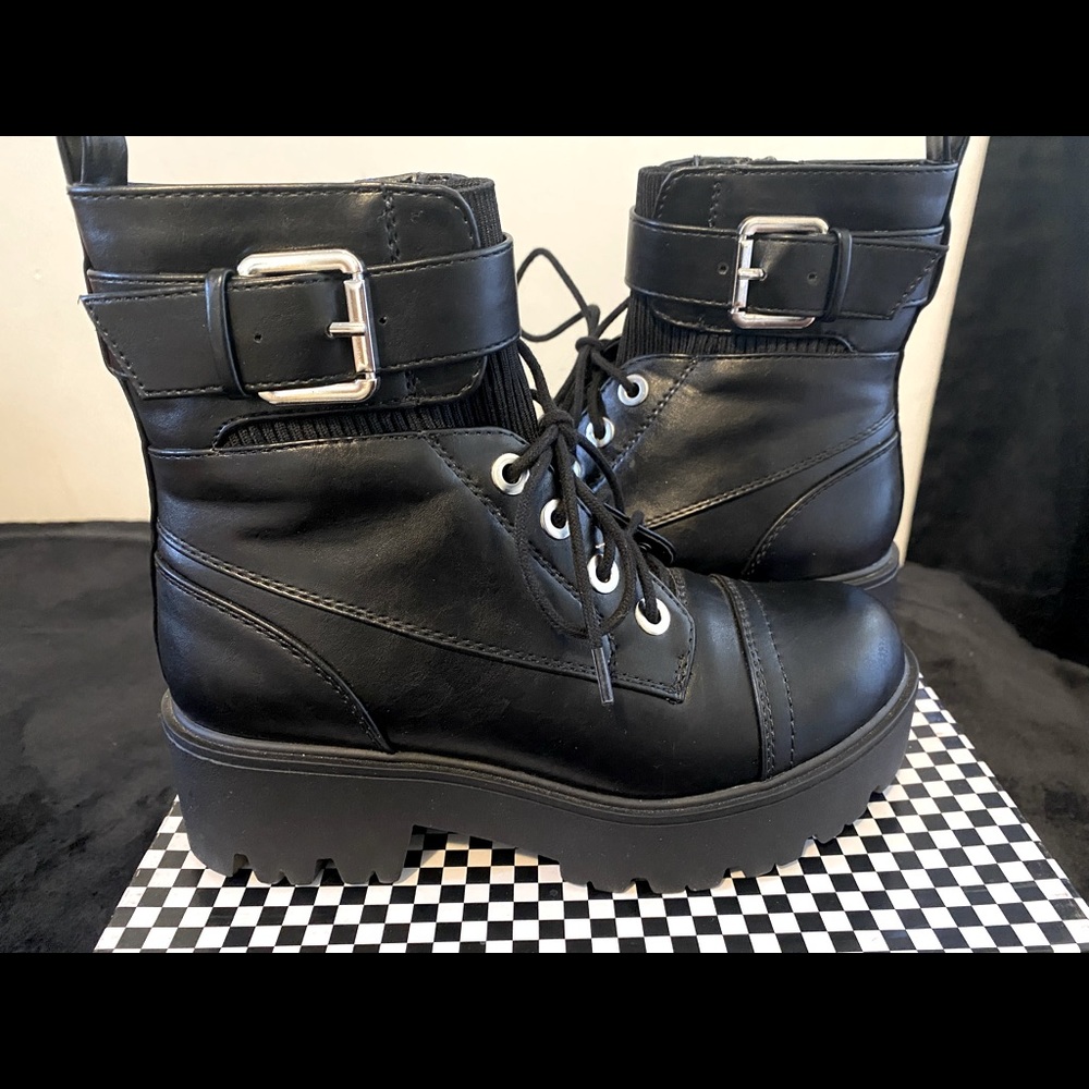 Soda platform combat boots